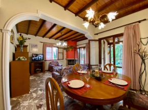 Montsenigos garden house